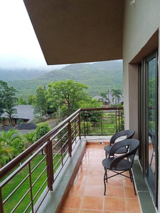 Soul Tree Deluxe Villa 106 Lavasa Exteriör bild